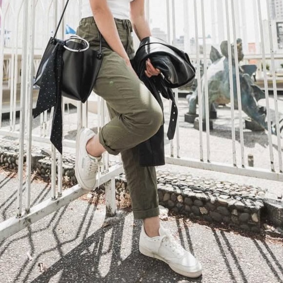 Uniqlo Women green linen pants - Picture 2 of 11